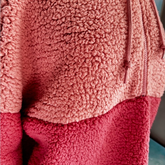 NEW VICTORIA SECRET Sherpa Half Zip Pullover in Size MED Pink ColorBlock NWT - Picture 6 of 10